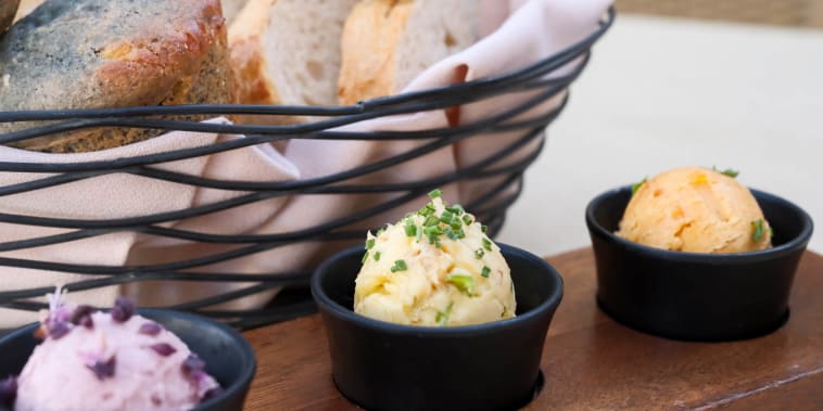 It began with beer and wine. Now, food flights are taking off