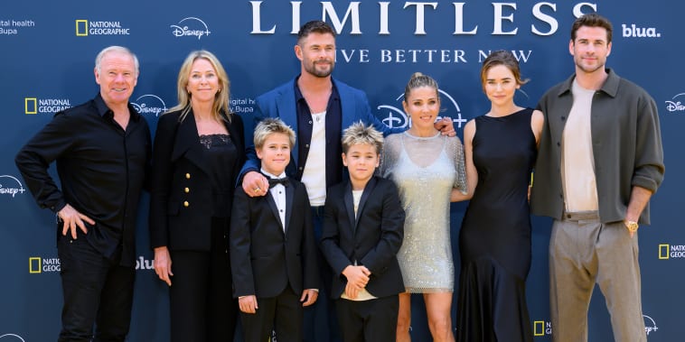 Chris Hemsworth's Twin Sons Join Dad in Rare Red Carpet Appearance Together