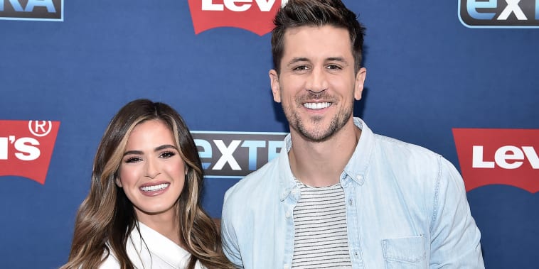 JoJo Fletcher and Jordan Rodgers Are Expecting! See Their Sweet Beachside Reveal
