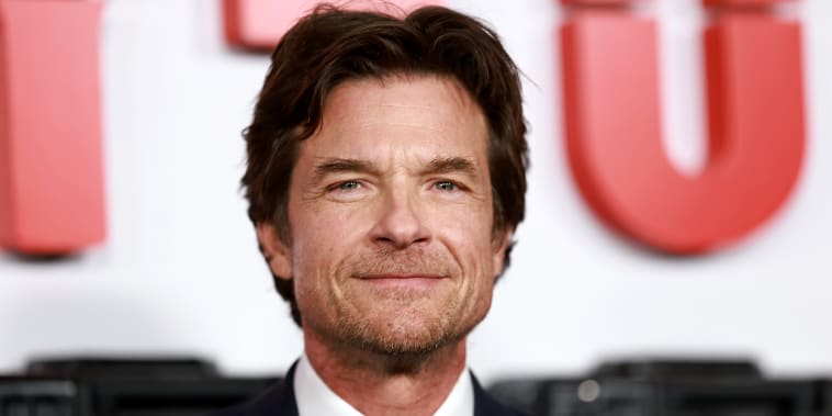 Jason Bateman's Wife and Daughters Join Him in Rare Red Carpet Photo