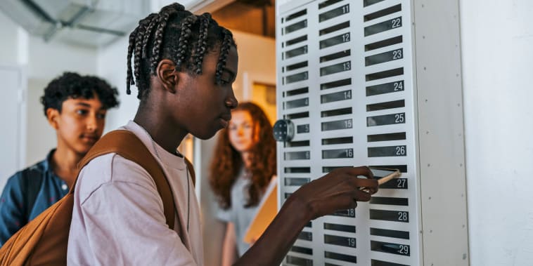 EXCLUSIVE: Jonathan Haidt Gives Advice on How To Get Kids Off Screens