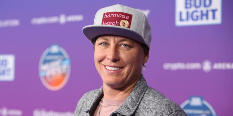 Why Soccer Star Abby Wambach Thinks Parents Shouldn't Attend Their Kid's Sports Practices