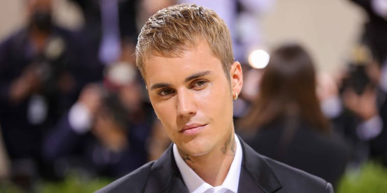 Justin Bieber’s dad shares rare photo of singer with his siblings