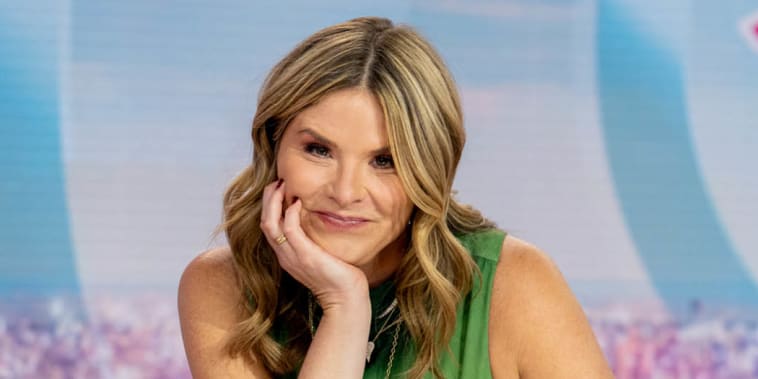 Jenna Bush Hager shares a rare family pic with her parents and sister