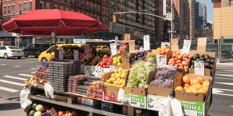 Video about NYC fruit carts sparks backlash: What food is considered ‘sanitary’?