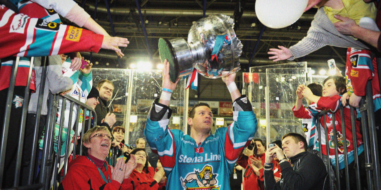 Belfast Giants winning the UK Elite League Ice Hockey Championship