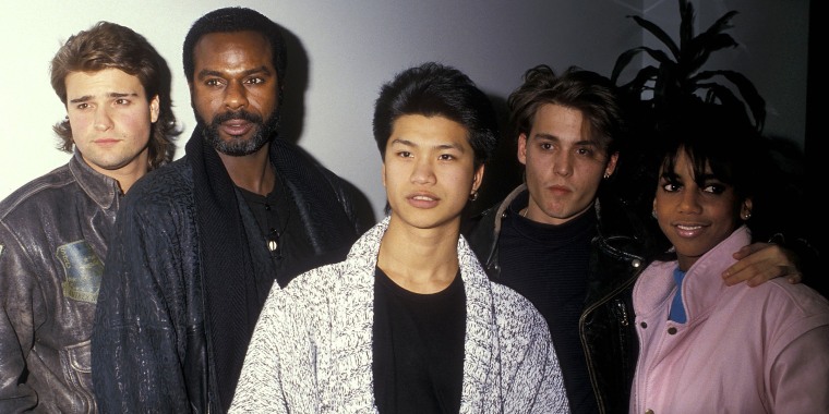 SHERMAN OAKS,CA - DECEMBER 13:   Actor Peter DeLuise, actor Steven Williams, actor Dustin Nguyen, actor Johnny Depp and actress Holly Robinson attend the FOX Television Stars Feed the Homeless on December 13, 1987 at Sherman Oaks Galleria in Sherman Oaks, California. (photo by Ron Galella, Ltd./Ron Galella Collection via Getty Images)