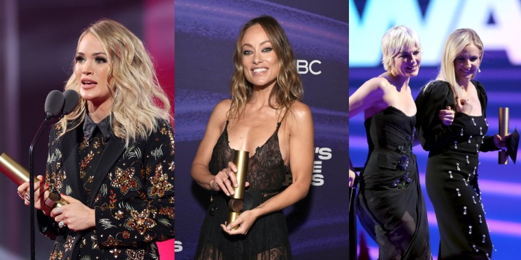 Carrie Underwood, Olivia Wilde, Selma Blair y Sarah Michelle Gellar en los People's Choice Awards 2022