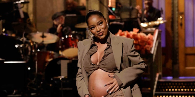 Keke Palmer revela su primer embarazo en 'SNL', diciembre 2022.