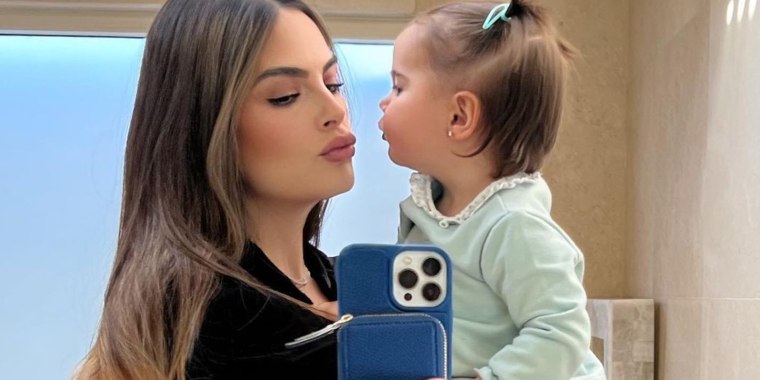 Ximena Navarrete y su hija selfie