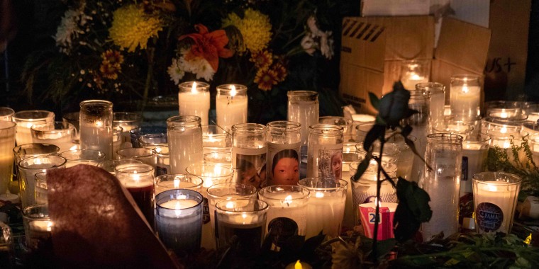 Candles are lit during a vigil outside Mexican immigration facilities where at least 38 migrants died in a fire, in Ciudad Juarez, Chihuahua state, on March 28, 2023, Mexico. - A fire believed to have been started by migrants protesting against their deportation killed at least 38 people at a Mexican immigration detention center near the US border, authorities said on March 28, 2023, prompting demands for justice.
The blaze broke out late March 27 at the National Migration Institute (INM) facility in Ciudad Juarez, prompting the mobilization of firefighters and dozens of ambulances.