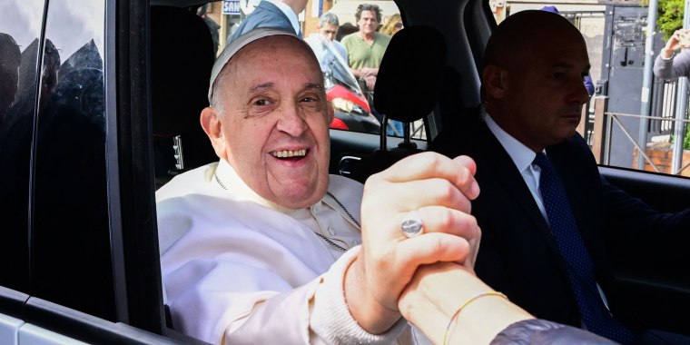 Image: TOPSHOT-ITALY-VATICAN-RELIGION-POPE-HEALTH