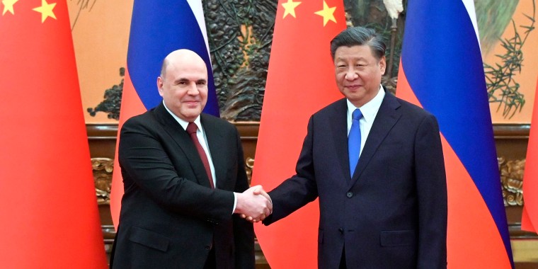 Russia, China seal economic pacts despite Western disapproval.