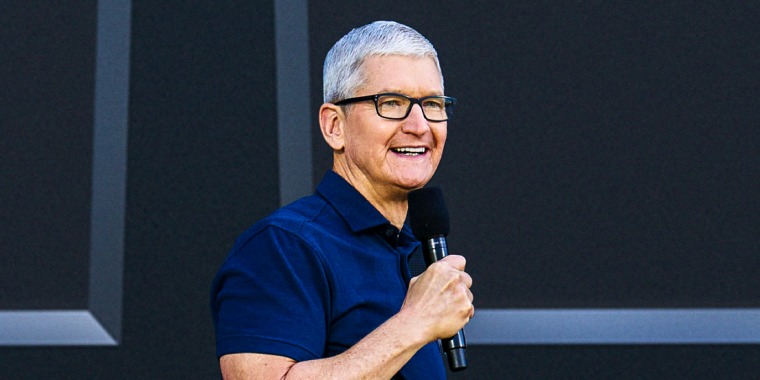 Tim Cook greets developers at WWDC22 on June 6, 2022 in Apple Park in California.