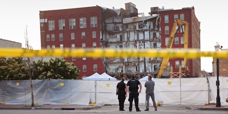 Image: Search And Rescue Continue To Look For Victims At Site Of Building Collapse In Davenport, Iowa
