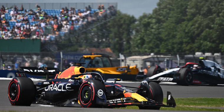 El piloto neerlandés Max Verstappen fue el más rápido en los ensayos del Gran Premio de Silverstone.