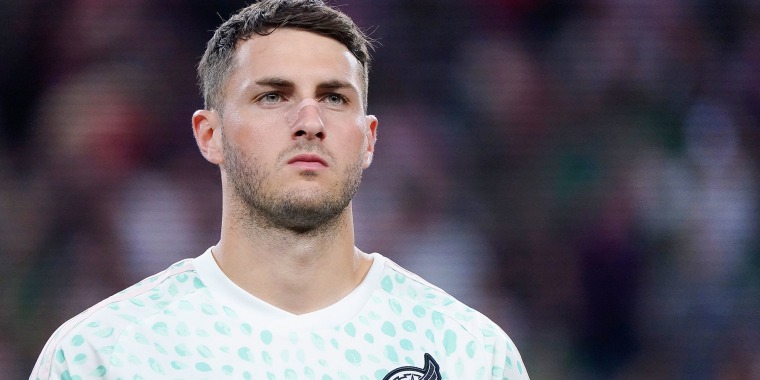 El delantero mexicano vive un año de ensueño con el Feyenoord que lo tiene entres los máximos artilleros del Viejo Continente. 