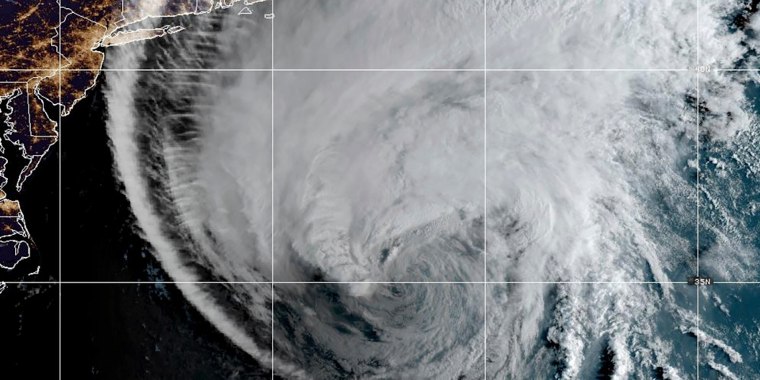 Imagen satelital proporcionada por la Administración Nacional Oceánica y Atmosférica que muestra el huracán Lee en el Océano Atlántico este viernes 15 de septiembre de 2023, a las 7:10 am (hora del Este). 