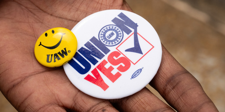 uaw buttons chattanooga tennessee