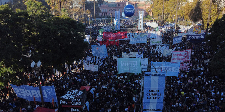 Marchas exigen a Milei no asfixiar las universidades públicas