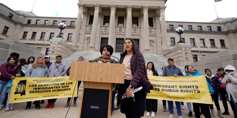 Plan para crear listas de migrantes en Mississippi genera alarma