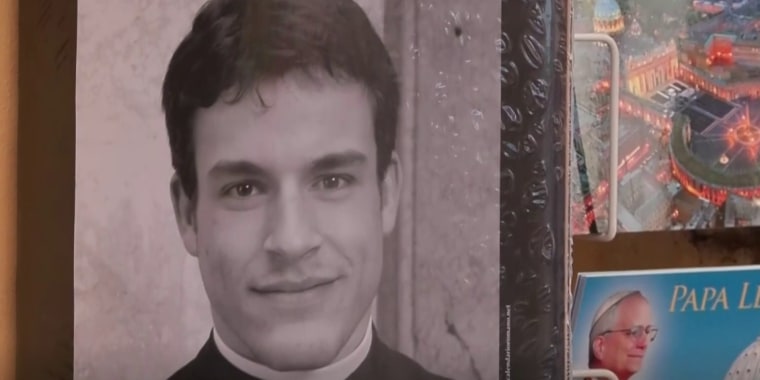 El sacerdote "modelo" Giovanni Galizia que se volvió viral no es real