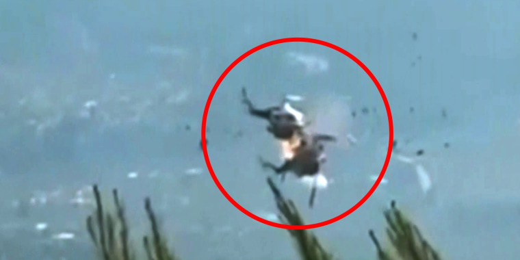 Dos personas mueren tras el choque de dos helicópteros que combatían un incendio en Grecia
