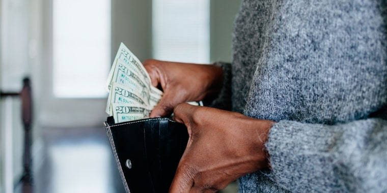 Los estadounidenses están ahorrando cada vez menos (o nada)