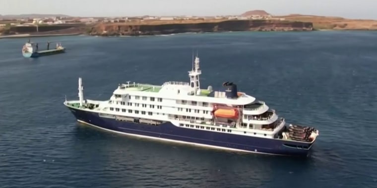 Brote de hantavirus en crucero mantiene a pasajeros varados