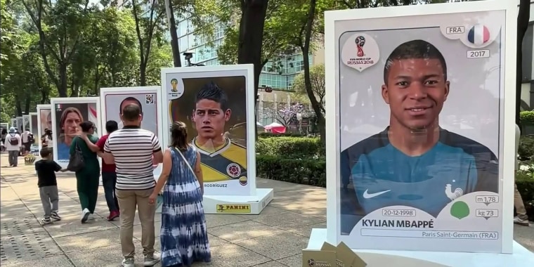 Inauguran exposición de estampas de Panini en México