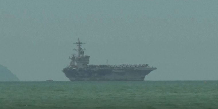 Llega a Tailandia el portaaviones que rompió récord