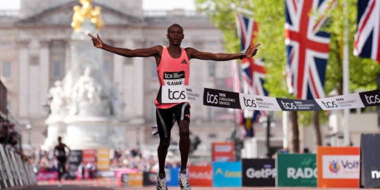Un atleta keniano rompe el récord de tiempo en el maratón de Londres