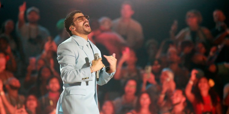 Bad Bunny termina gira con mensajes sobre Puerto Rico