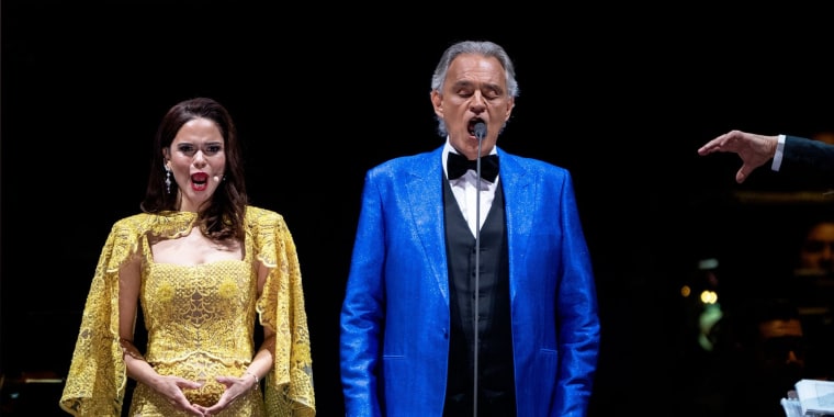 Concierto gratuito de Andrea Bocelli en México reúne a 130,000