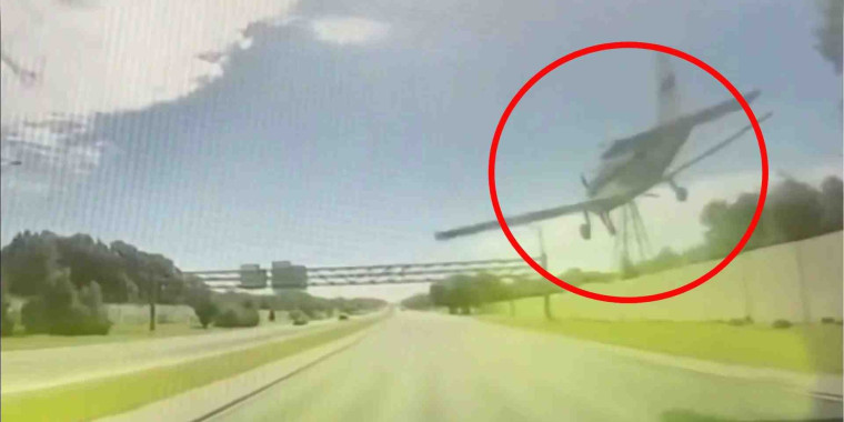 Avioneta aterriza de emergencia en una autopista de Florida
