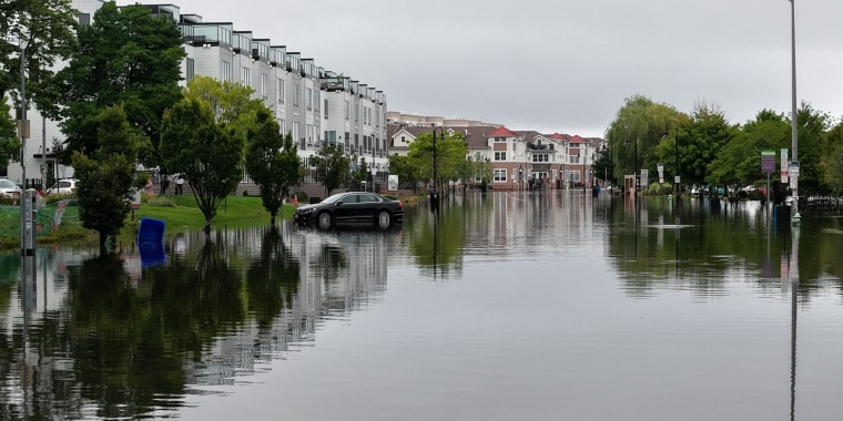 Nueva York habilita más de 50 centros de acopio por las inundaciones