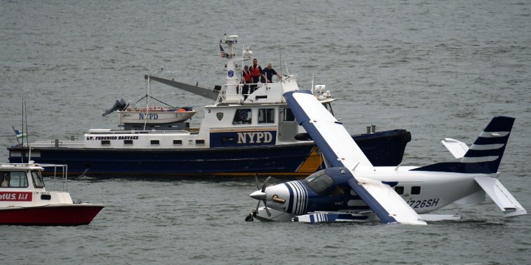 Hidroavioneta con 10 a bordo realiza amerizaje forzoso en Nueva York