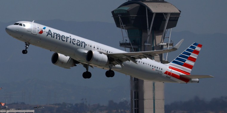 American Airlines limitará los cargadores portátiles en vuelos
