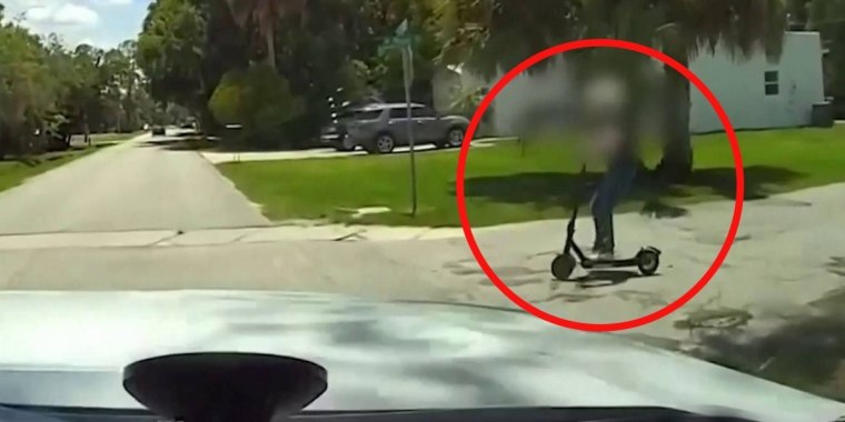 Joven en monopatín fue embestido por una patrulla en Florida