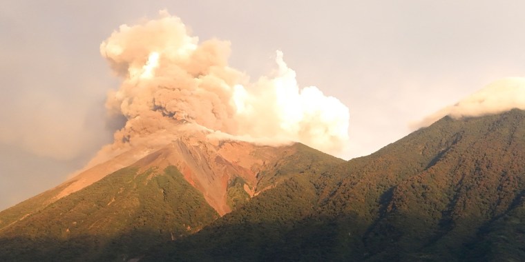 Disminuye la actividad del Volcán de Fuego en Guatemala
