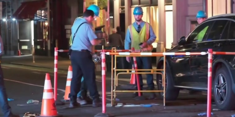 Una mujer muere al caer por una alcantarilla abierta en Manhattan
