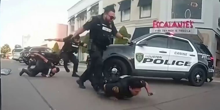 Policías disparan contra un sospechoso de robar un auto
