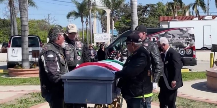 La inflación convierte gastos funerarios en una carga para las familias hispanas en EE.UU.