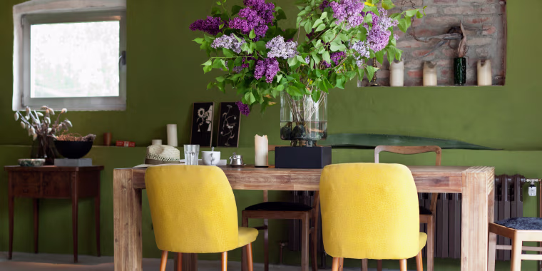 Image: Green dining room with fowers