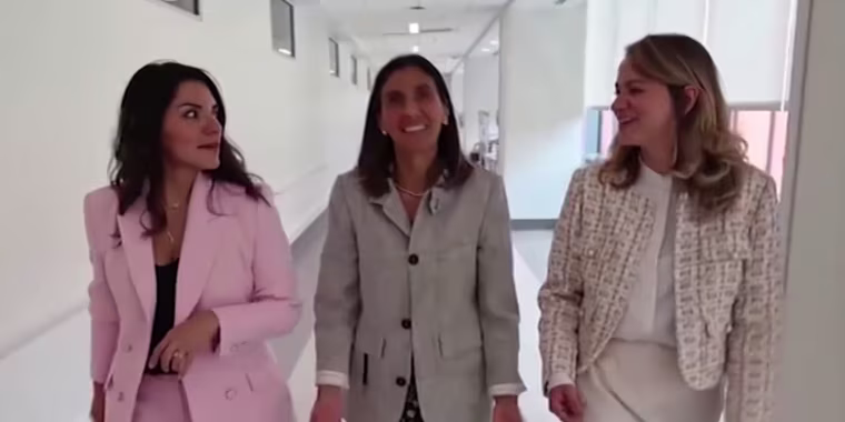 Tres cirujanas ayudan a las hispanas a enfrentar un diagnóstico de cáncer de mama