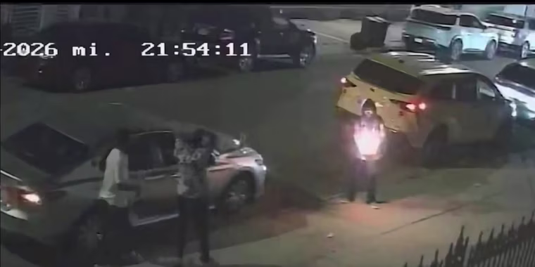 Un hombre ataca dos iglesias de Nueva York con bombas molotov