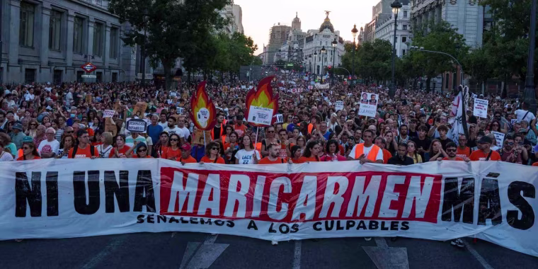 En Madrid miles protestan por el desalojo de Maricarmen