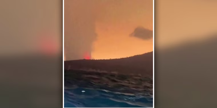 La erupción del volcán Anak Krakatoa afecta vuelos en Indonesia