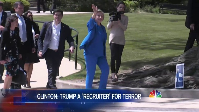 Clinton: Trump Is 'Not Qualified' to Be President