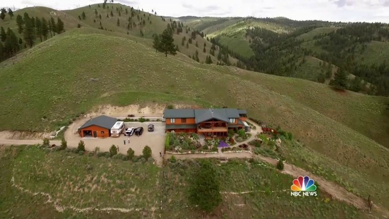 Meet the Americans Going Off the Grid This Election Season